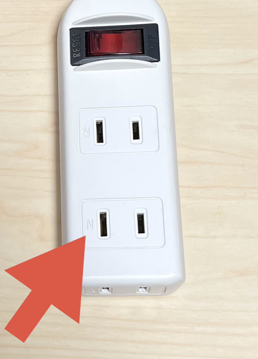 極性表示のあるコンセント